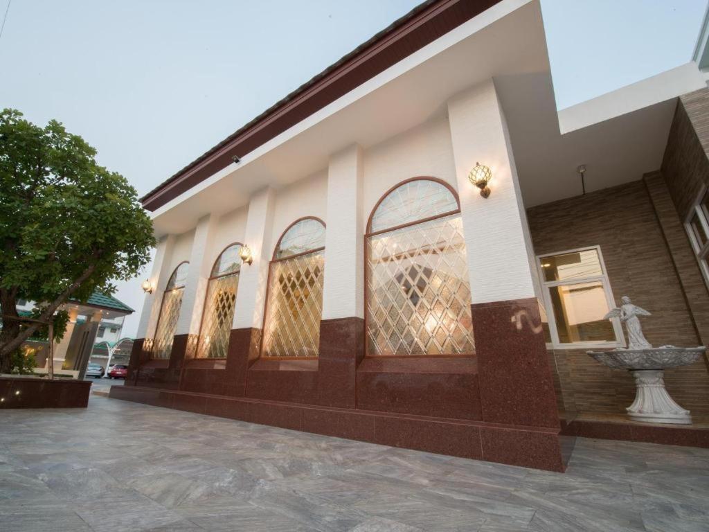Nartsiri Hotel Ubon Ratchathani Exterior photo