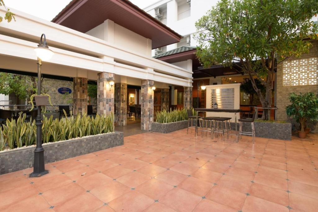 Nartsiri Hotel Ubon Ratchathani Exterior photo