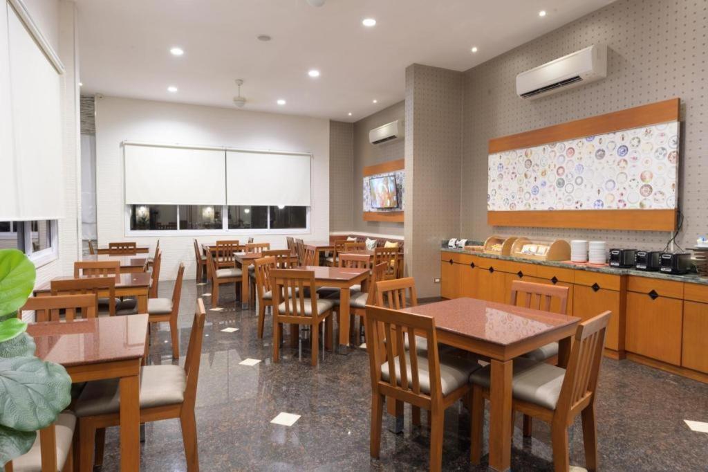 Nartsiri Hotel Ubon Ratchathani Exterior photo