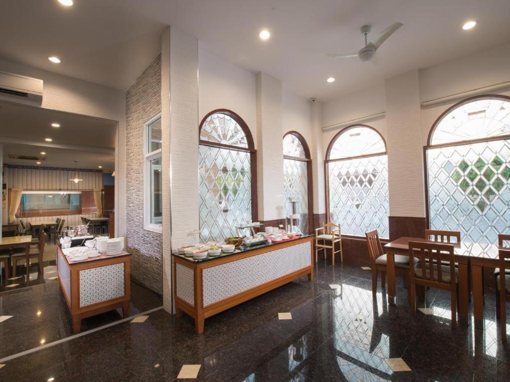 Nartsiri Hotel Ubon Ratchathani Exterior photo