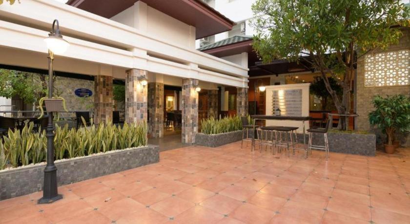 Nartsiri Hotel Ubon Ratchathani Exterior photo