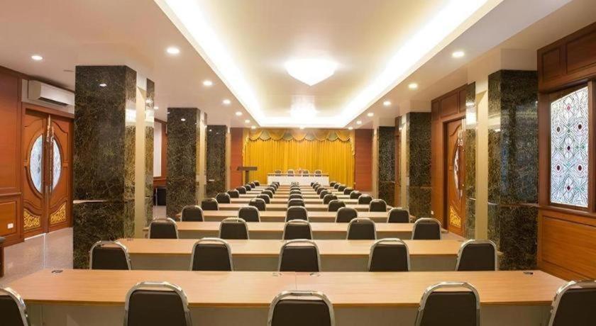Nartsiri Hotel Ubon Ratchathani Exterior photo